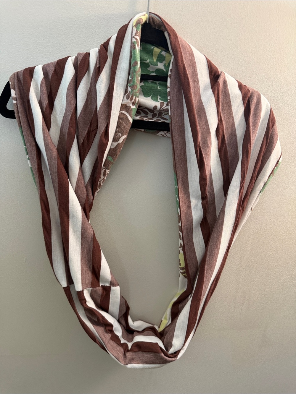Like New! Reversible Infinity Scarf - Picture 4 of 6